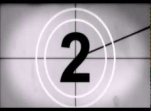 Отжарил на красном диване