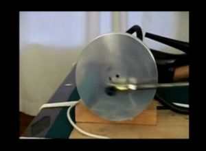 Блондинка извивается на секс машине