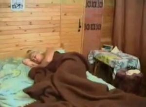 Русский парень изнаиловал свою мать