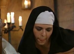 Трах в анал с итальянской монашкой