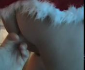 Дед Мороз всунул палец в жопу снегурки