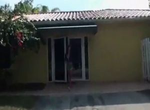 Порно с подростком в сарае