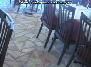 Пока родителей нет дома молодежь решила потрахатся