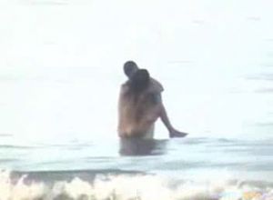 Сумасшедшая Пара Трахается В Море