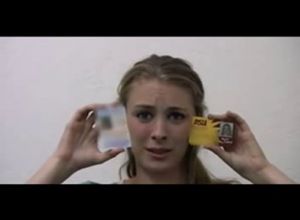 студентка исползует шанс