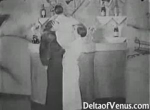 Винтай Порно 1930 ФФМ Троитса  Нудистскиы Бар