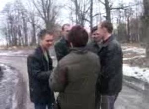 Анна даёт всем