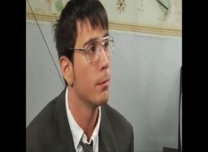 Грубо трахнул секретаршу