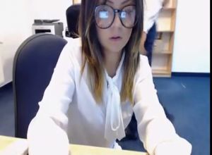 Шеф трахает секретаршу