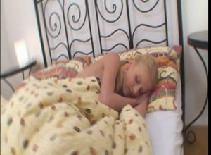 Украинка попрыгала на палке отца