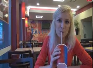 Любительский анал в параше