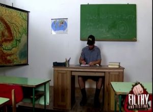 Анальный фистинг маленькой школьницы