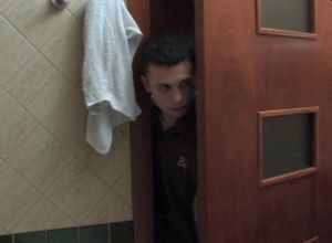 Сын трахнул очкатую маму в ванной, рус инцест