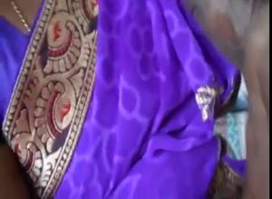 Негр дал в рот индианке