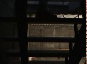 Парень подсмотрел за зрелой проституткой