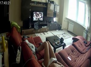 Подсмотрел за мастурбацией сестры