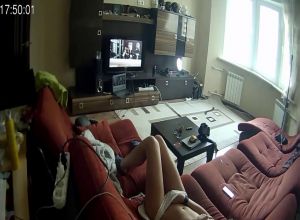 Подсмотрел за мастурбацией сестры