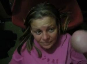 Конча на морду Она в шоке