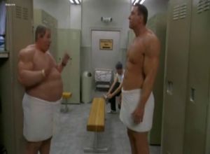 Качки в спортзале.маленькие члены