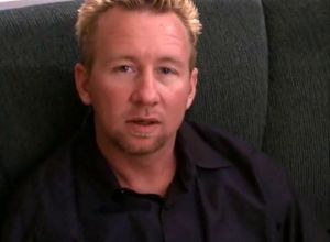 Горячая секретарша дает в попу