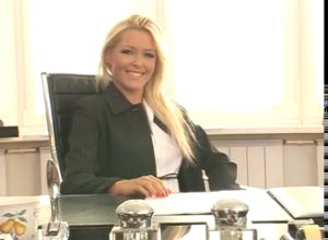 Секретарша удовлетворила хозяйку