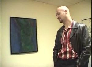 Негр выебал секретаршу